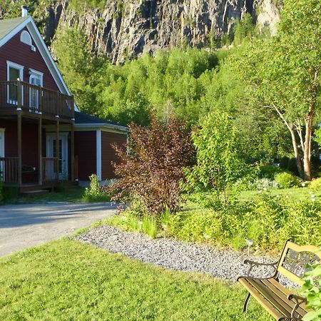 Petit-Saguenay B&B Les Deux Pignons מראה חיצוני תמונה