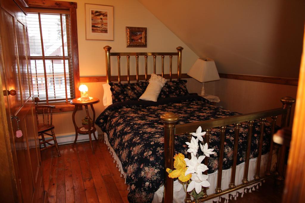 Petit-Saguenay B&B Les Deux Pignons חדר תמונה