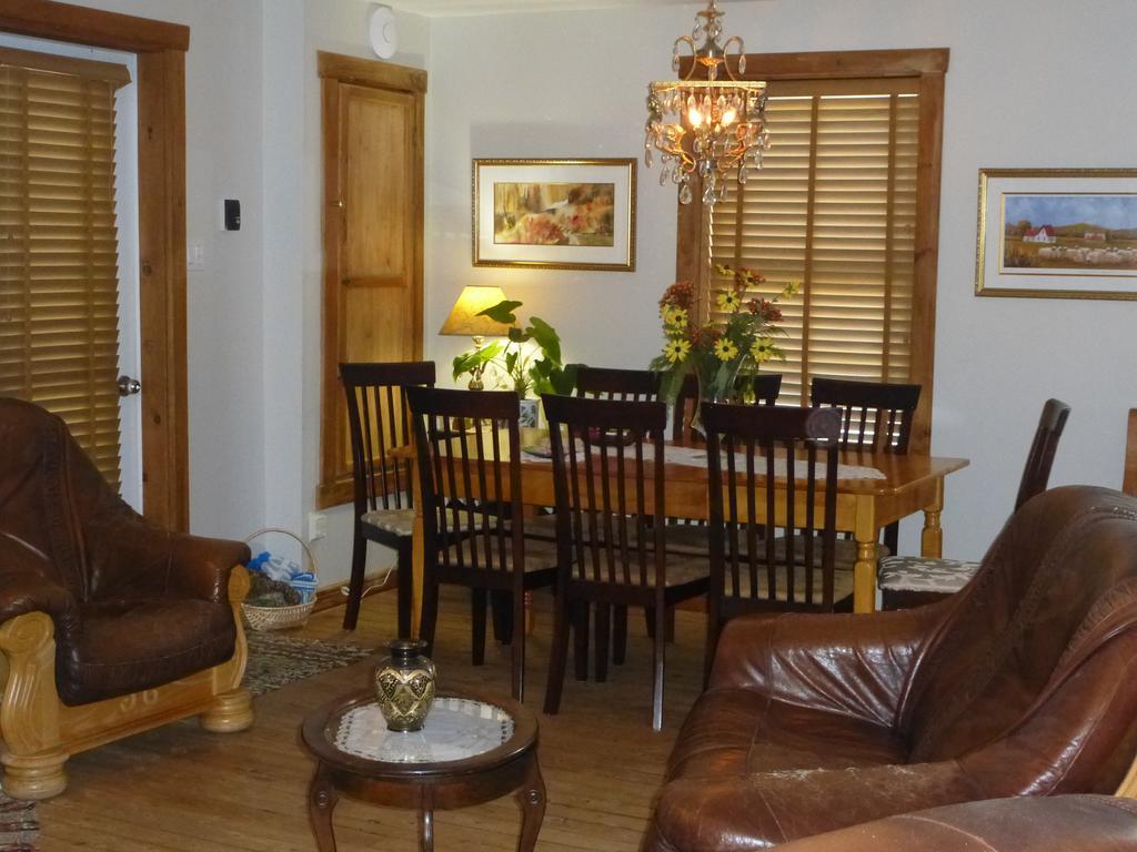 Petit-Saguenay B&B Les Deux Pignons מראה חיצוני תמונה