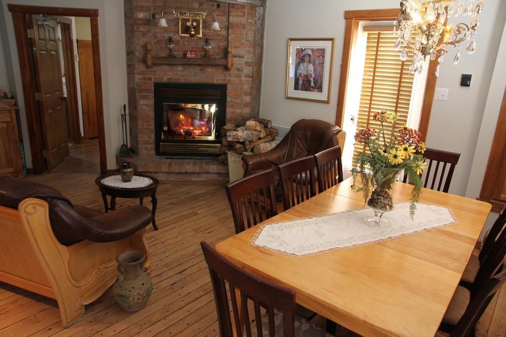 Petit-Saguenay B&B Les Deux Pignons מראה חיצוני תמונה